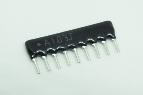 Immagine: Rete di resistori A103J