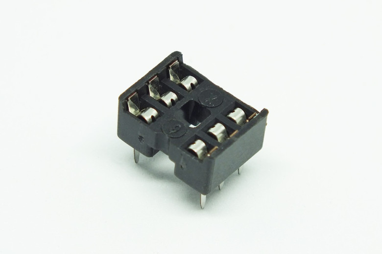 Zoccolo DIP da 6 pin