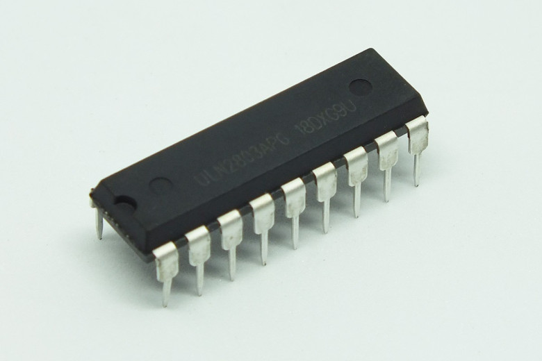 Array di 8 transistor Darlington ULN2803