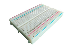Breadboard con 400 punti di connessione
